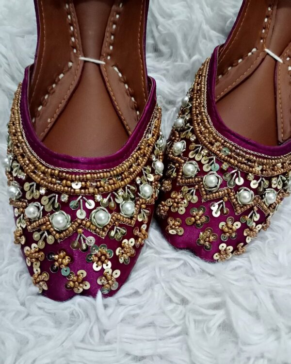 Maroon-With-White-Work-Khussa