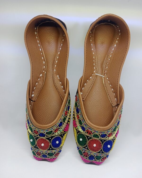 Black-Sindhi-Style-Khussa