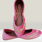 Styles Velvat Khussa